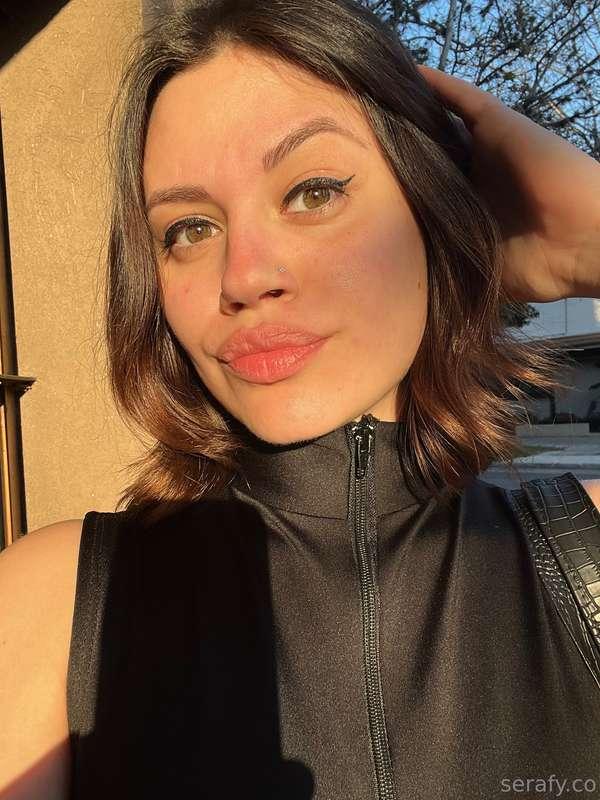 Hey guys, who else takes advantage of the sunlight to take p..