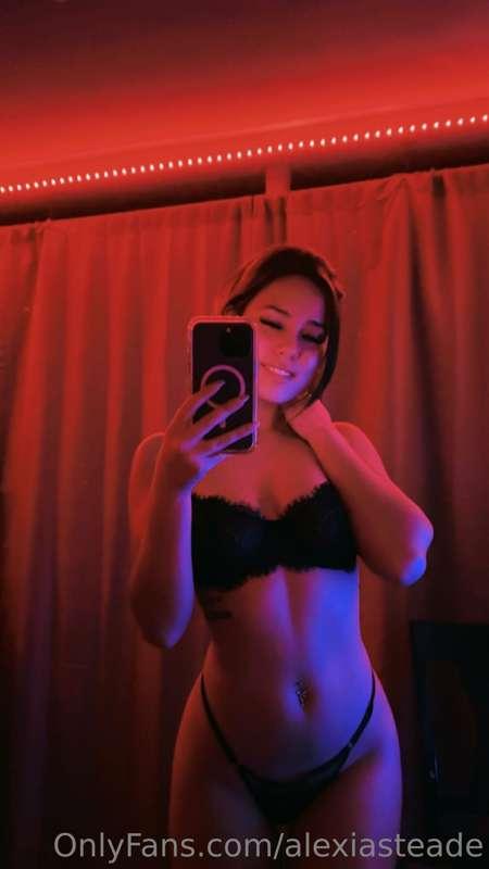 If you’re from my snap comment something red or blue💋