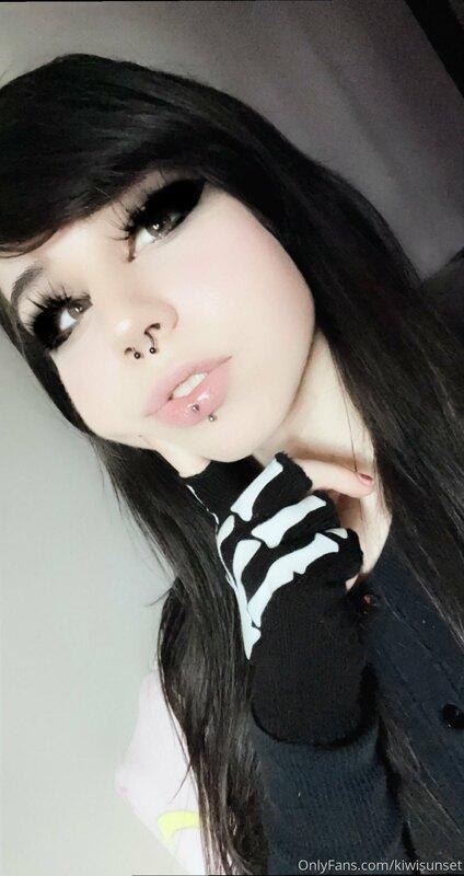 what do you guys think about my new lip piercing? :)