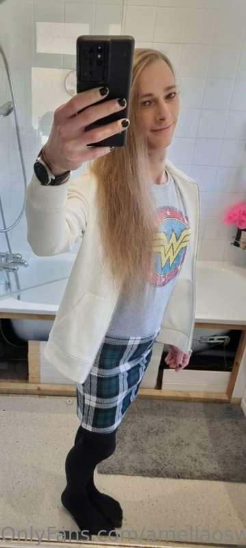 Green skirt, WW top