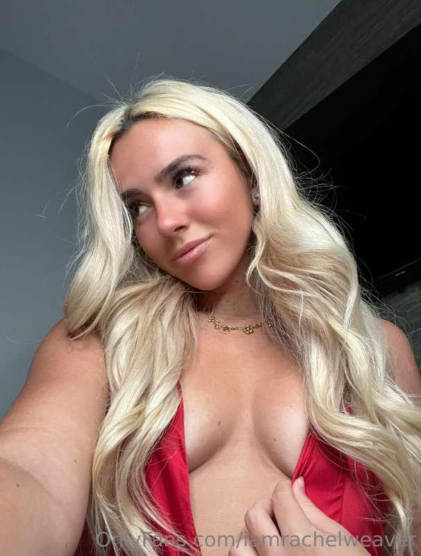 how do i look wearing red? 😜♥️