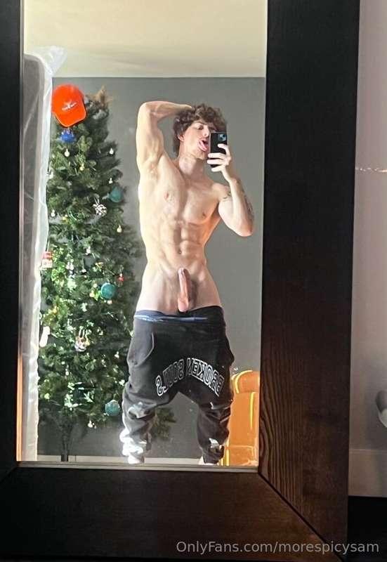**TIKTOKER @REXYCAMPBELL IS BACK ON ONLYFANS!!** 😈 i know th..