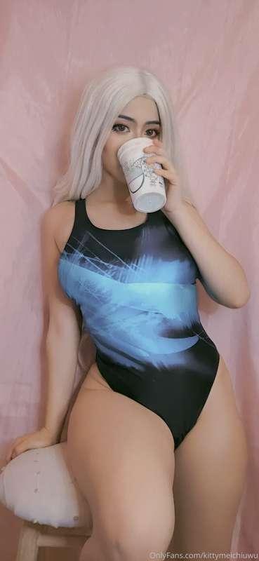 Hola buenos días, no olviden tomar agua, estoy preparando un..