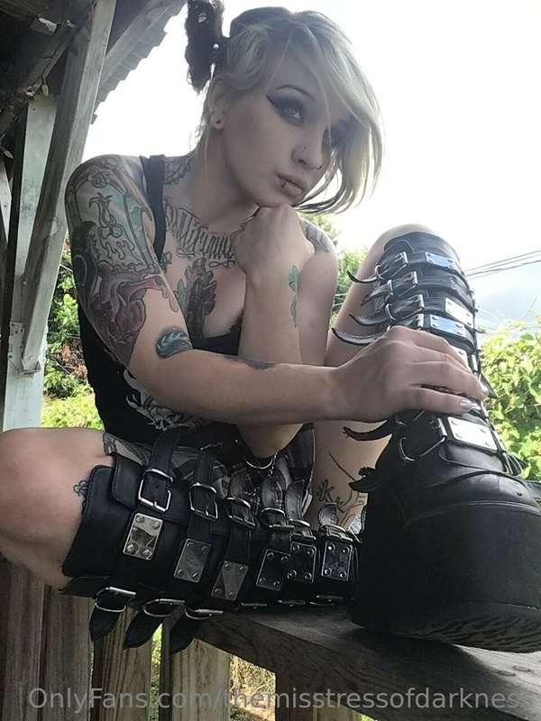 🦇🖤🍑