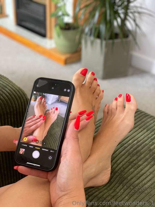 Had so much fun last night at BossyPaw ❤️. Do you like red n..