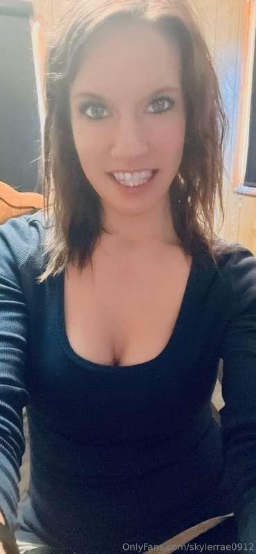 TGIF! 🥳 It’s grocery day…who’s buying your girl some Starbuc..