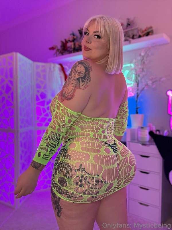 I love how it makes me glow in the dark 🥰