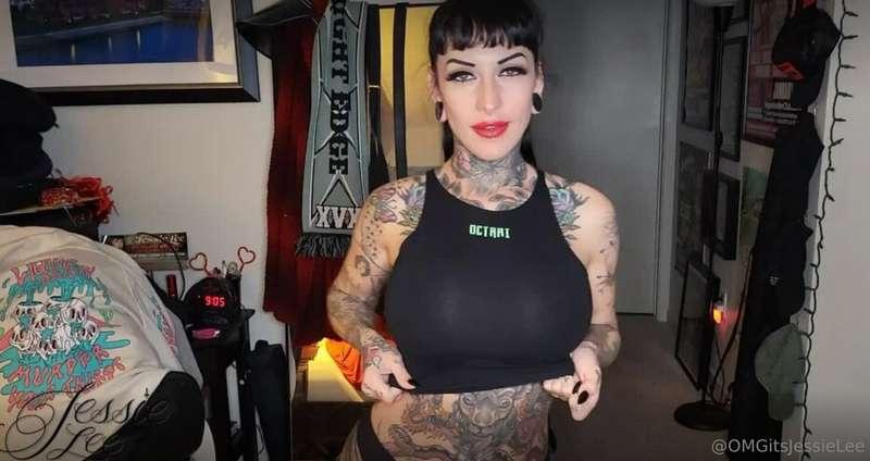 Sundays are the best days to fuck. Are you in the mood? 