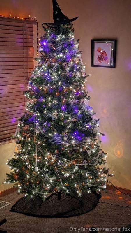 And it is officially spooky season I have the Halloween tree..