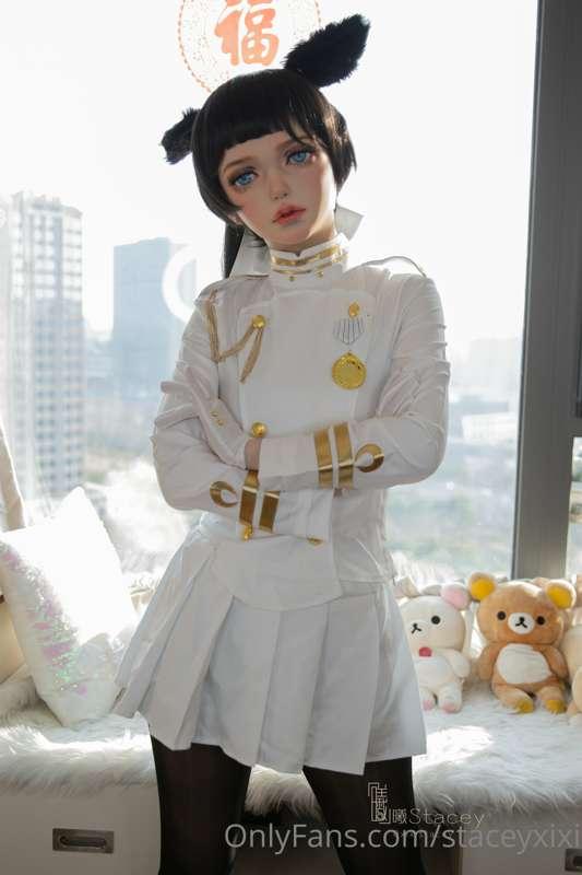 Kingmask doll kig with AzurLane cosplay and tight bodysuit 
..