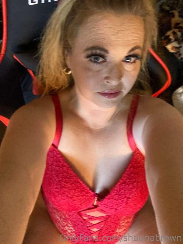 Do I look sexy in red?