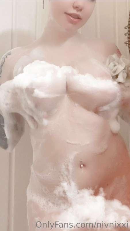 About to hop in the shower - you coming? 💖
*(9 minute steamy..