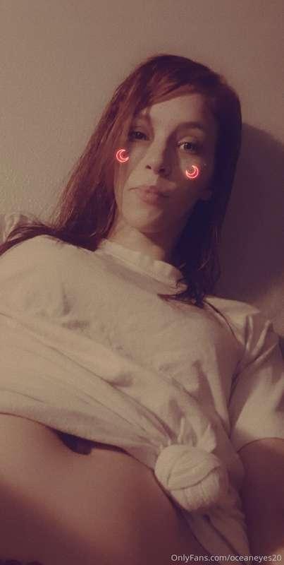 Bedtime. Wishing I had a daddy here to fuck me to sleep 🙃😘 g..