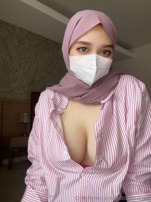 Would it bother you if you saw me wearing like this at the o..