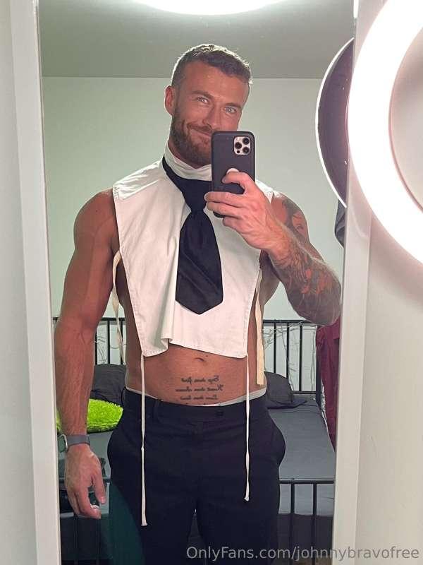 Would you invite me to your dinner party? 🤪