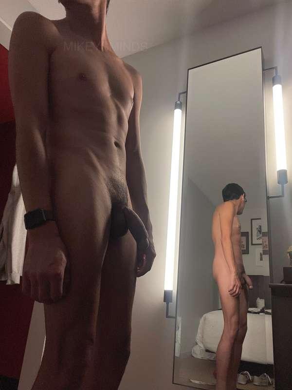 I'm naked. Wanna come touch me and get me hard?