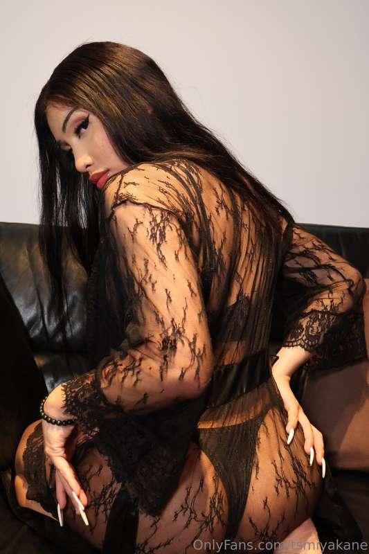 These looks 👀 say, 'I think I know what we're doing tonight ..