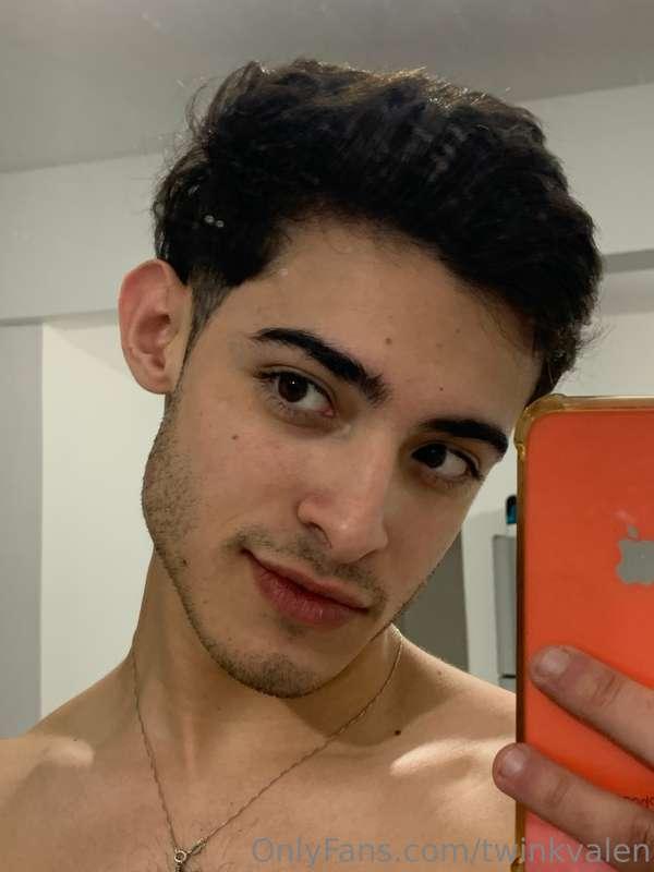 Te gusta mi rostro ? 
you like my face ?