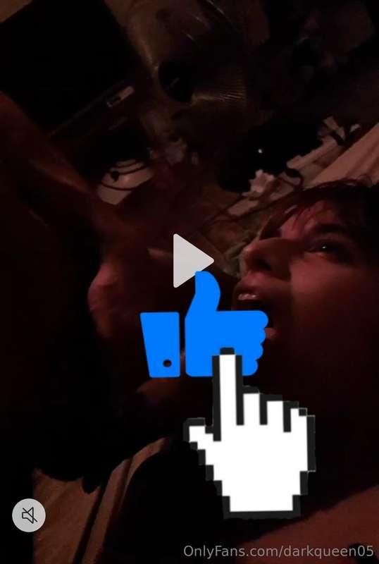 like and I'll send you a video of my bf cumming on my face 🔥