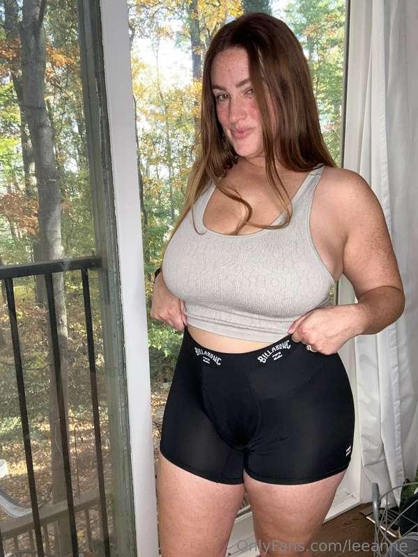 Tight-fitting, do you like it? 🙈