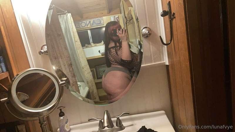 dm if you want to see more♡