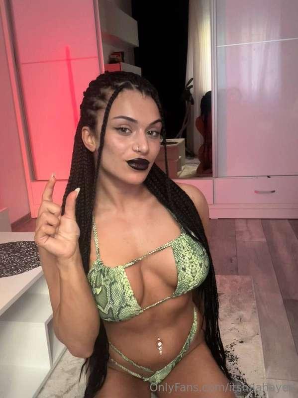 How big is yours? 🍆 😈😈