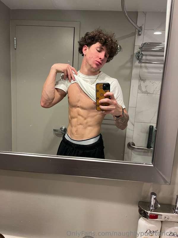 naughtypuertorican image #0