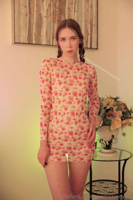 Do you like this dress? 🤭💗