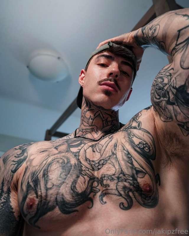 Would you suck on them for Daddy 😈🍼?
My NSFW gallery 🔞👉 @Jak..