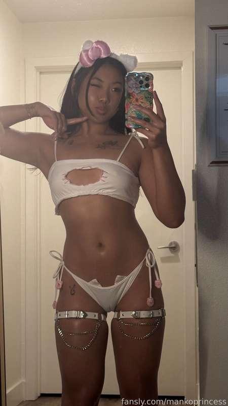 I’m getting back in the groove of posting I appreciate everyone’s support still! ^_^ thank you for being patient with me what are yall plans for Christmas, am I one of them!?! ;3 Meet me under the mistletoe? 

#fyp #asian #thighs #ass #filipina #squirt #pussy #comfy #tits #petite #sexy #fingering #gym #amateur 
