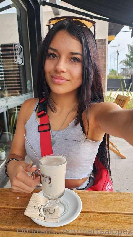 Mi amiga Cris en OnlyFans, contenido super explicito...😳 Igu..