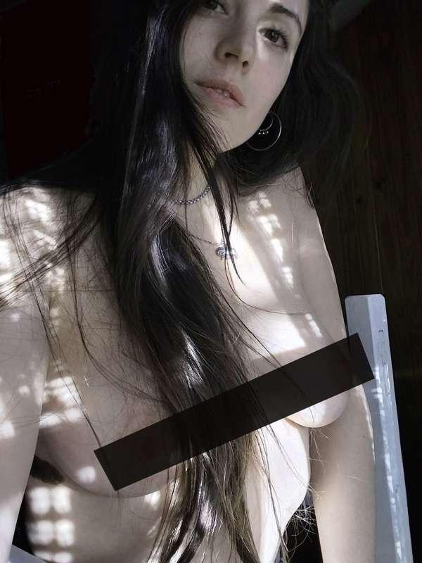 Buen día bebis, 
recién despertando de mi siesta 🌸
Besito de..