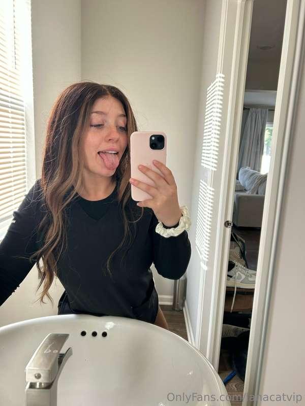 swipe for full kitty pic