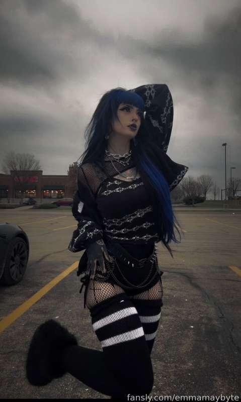 emmamaybyte image #2