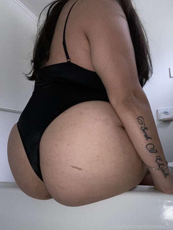 Bath time🤍🖤