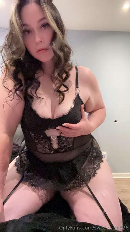 Good morning babes 🖤 hope you have a good day xoxo