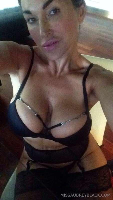 Mommy needs good fucking 😈