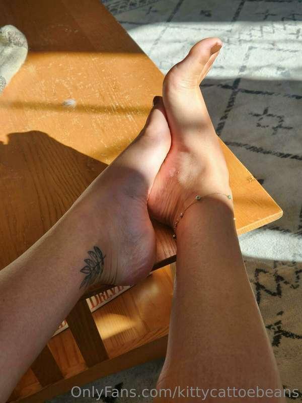 Let me arch my feet on your back