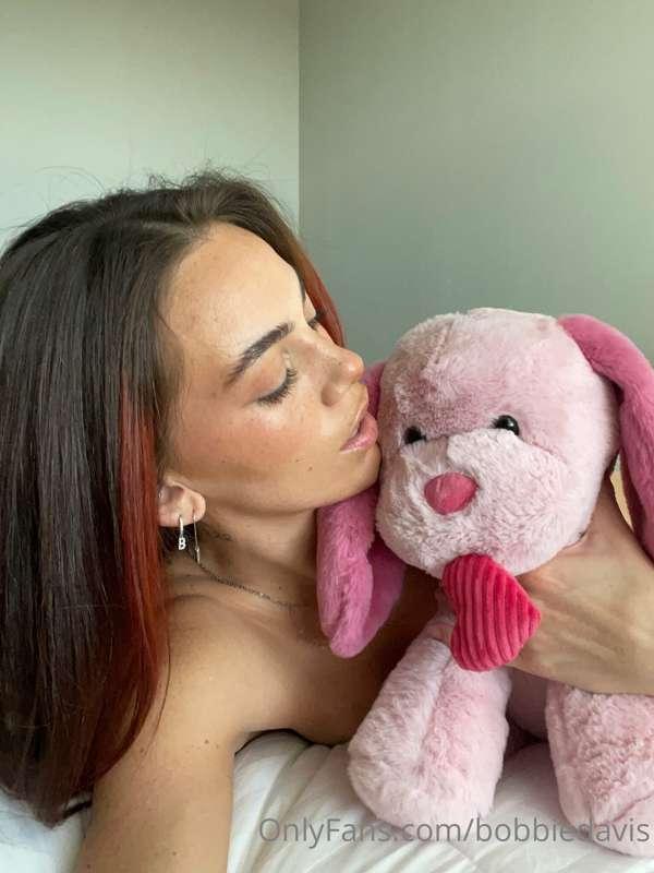 keep us company in my dm 💗 we'll be waiting for ur text 🐶