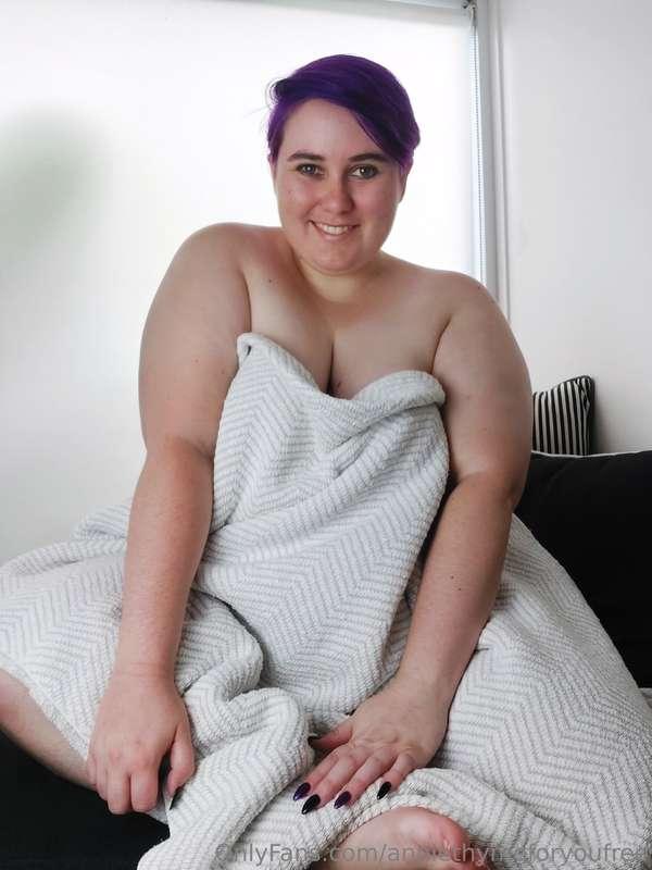 Let's be snuggle buddies 💕 