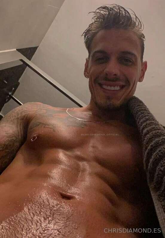 Do you want to see what's underneath?🍆😈🔥