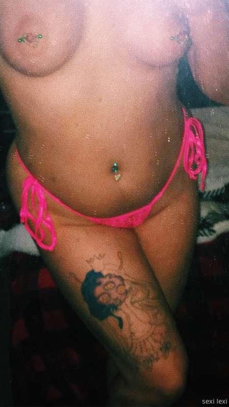 who wants to untie these sexy little panties i got on? ✨💦