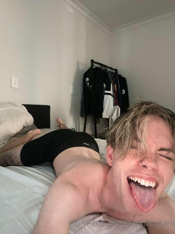 unlock to remove my tight underwear and see my ***bare ass!*..