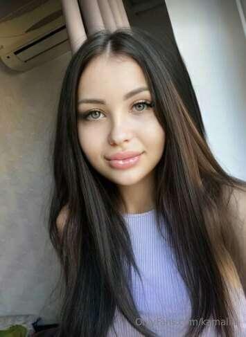 🥵 @julimoulin 🥵
A VERY HOT GIRL with juicy ass wants your at..