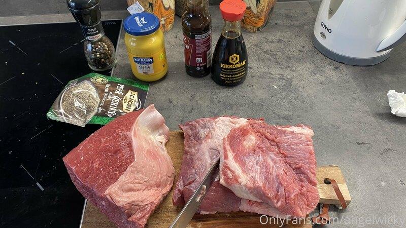 Btw I’m making my own dry meat ? mimochodem dělám si svoje s..