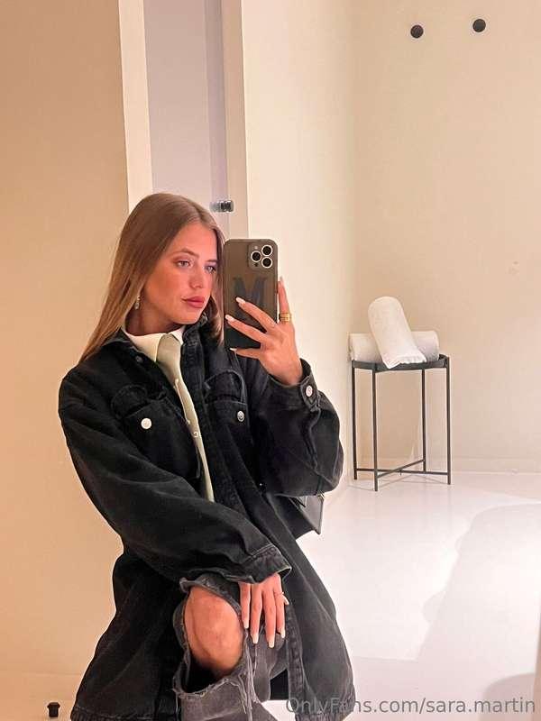 meine Oma würde mich jagen wegen meiner Zerissenen Hose😂