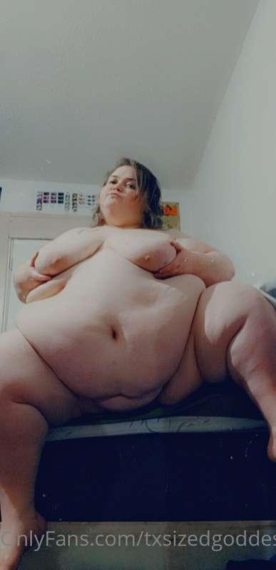 A little bit of every kind of titty content for you loves!! ..