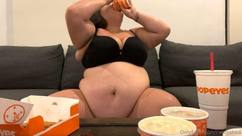 Massive Popeyes stuffing I was so full and so bloated I got ..