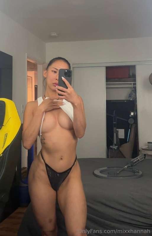❤️ if you wanna see without the shirt ;)