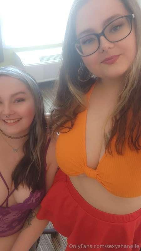 Velma and daphne take on shaggys BBC 🥵 don't miss out on thi..